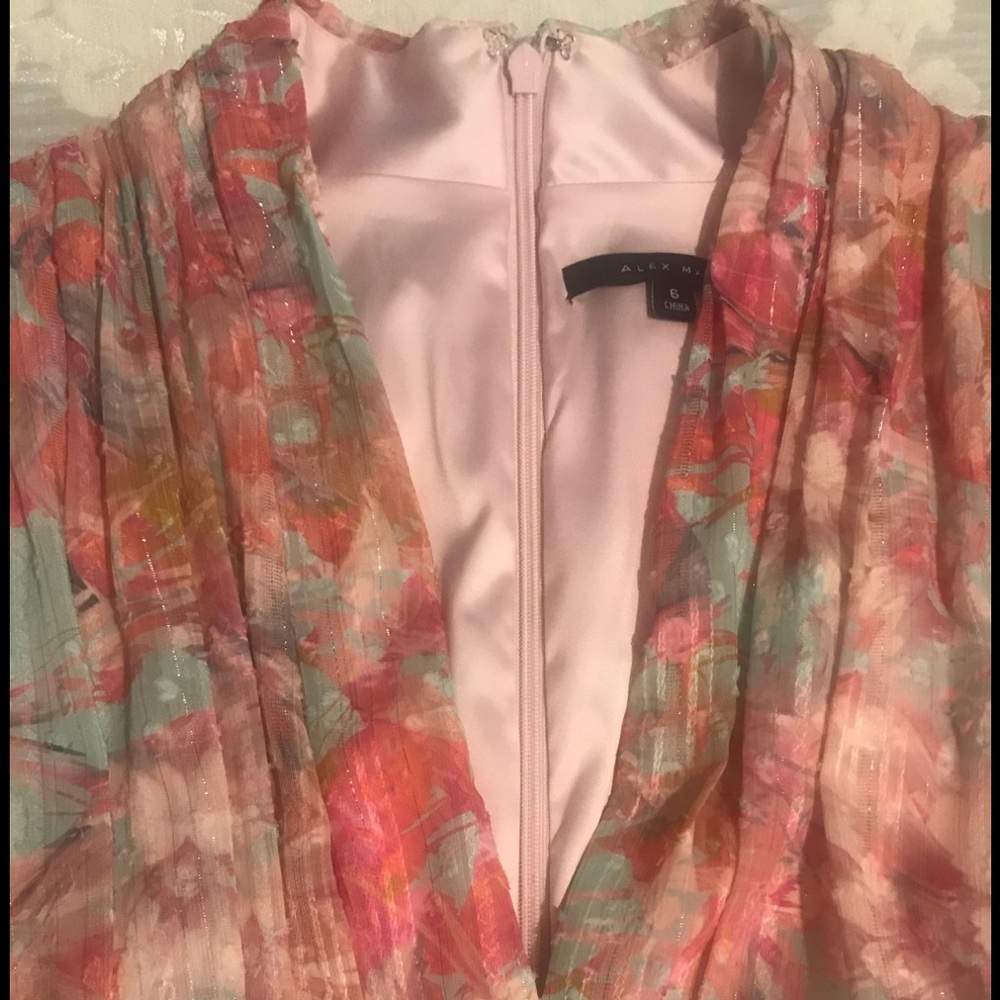 Like new Alex Marie Hayden Tropical Paradise Teal and Pink. Worn a few hours. - Picture 4 of 10